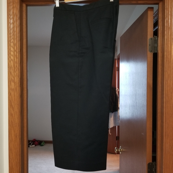 Dress pants from Banana Republic, size 6 very good with boots. They are capris - Picture 3 of 3